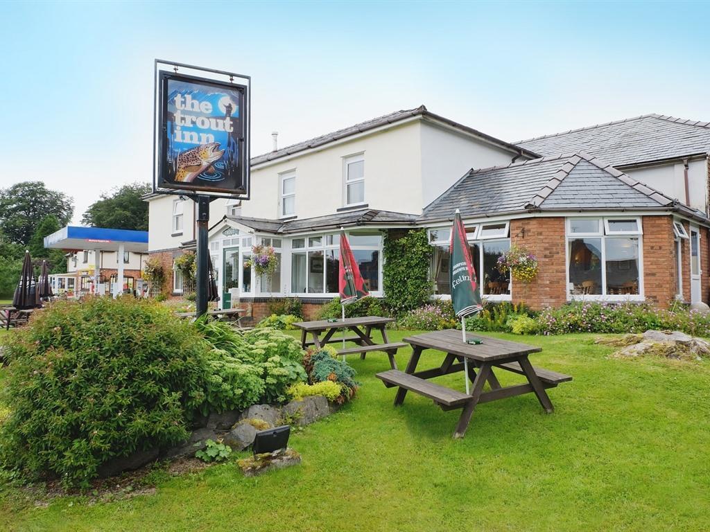 The Trout Inn Beulah Екстер'єр фото