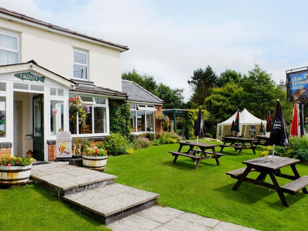 The Trout Inn Beulah Екстер'єр фото